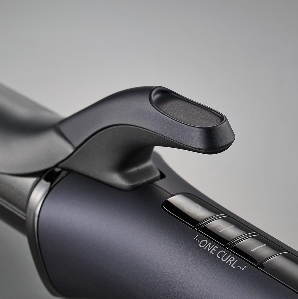 押しやすく、力を入れやすい「レバー」