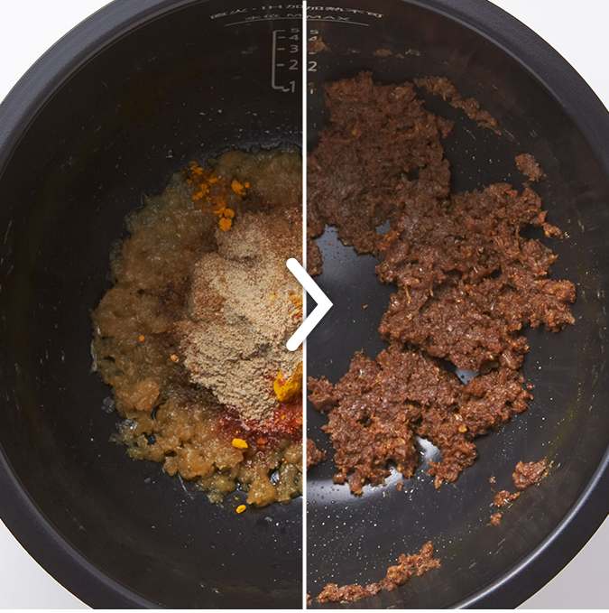 スパイスを加えて炒めるbefore and after
