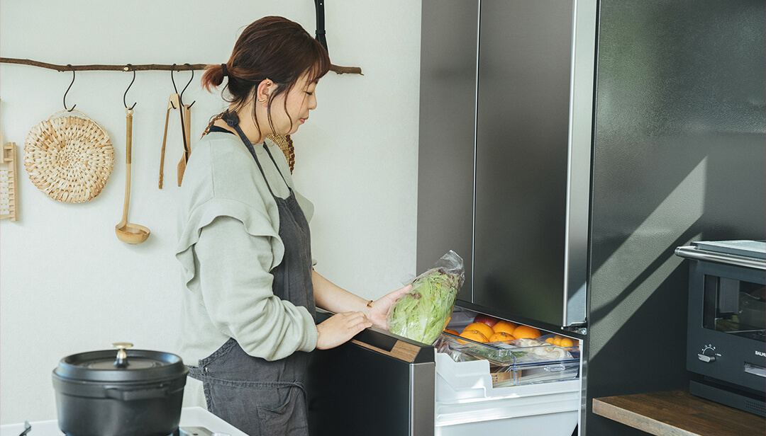 野菜室が真ん中にレイアウトされている